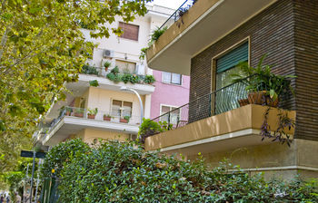 Балконы на  viale Aventino