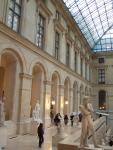 Внутри Лувра
