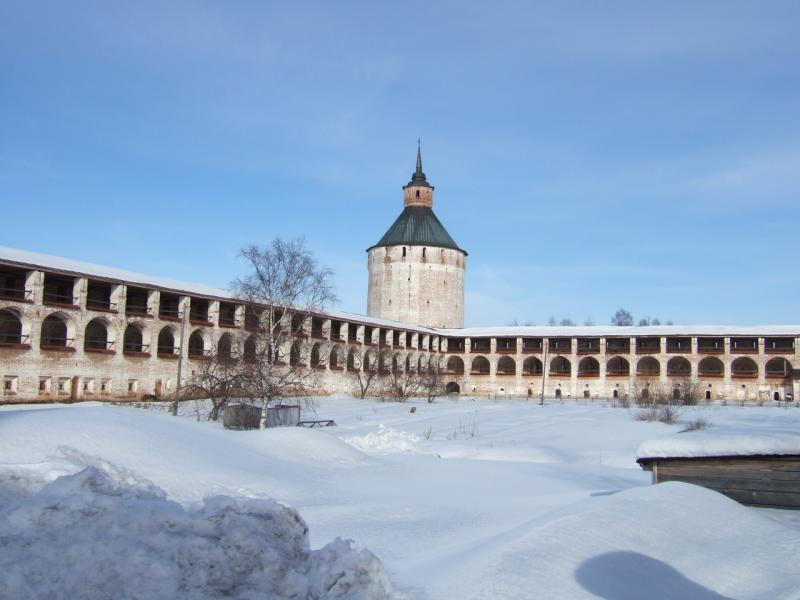 Внутренний двор. Кирилло-Белозерский монастырь