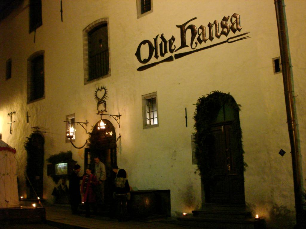 Вход в Olde Hansa