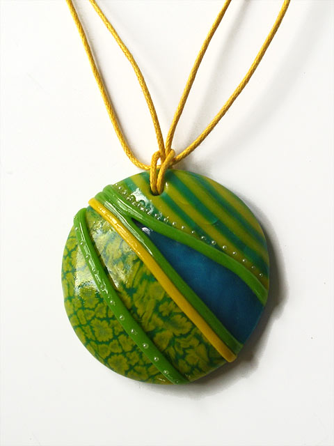 green-pendant-01.jpg