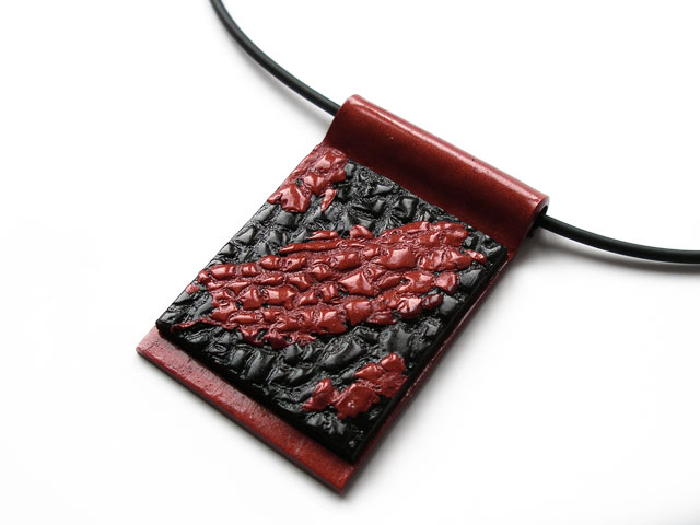 black-and-bronze-pendant-03-1.jpg