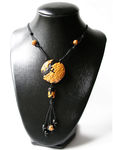 black-and-gold-pendant-01-2.jpg