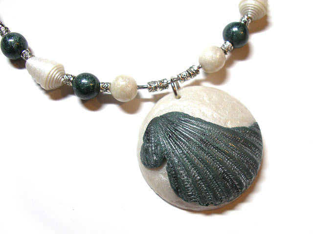 shell-necklace-01.jpg