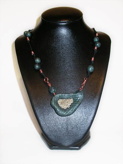 koral-necklace-03.jpg