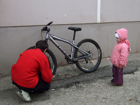 Валек, велосипед и дети