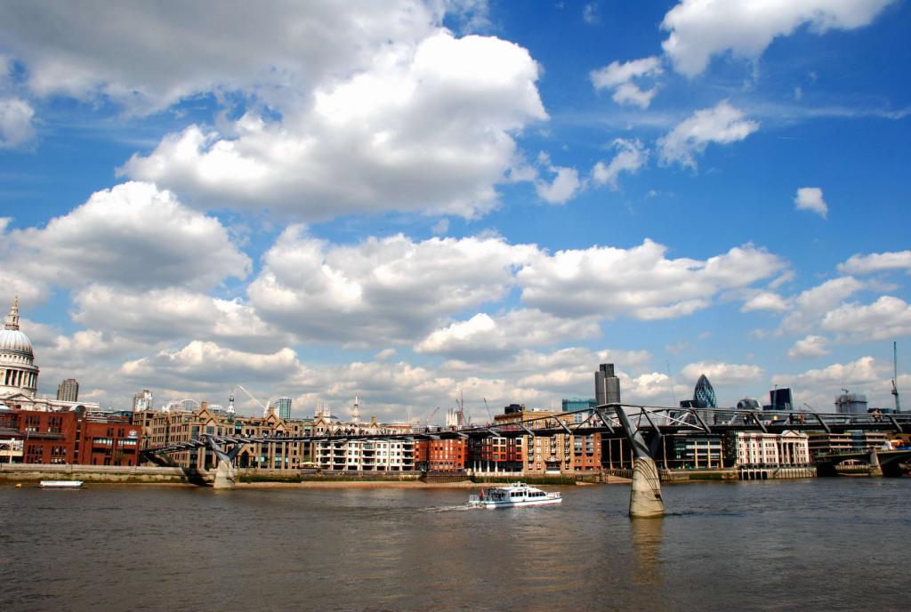 Millennium Bridge by Norman Foster