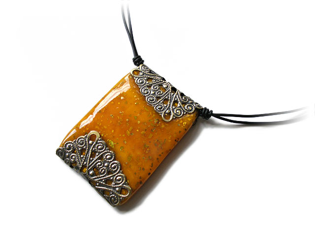 amber-brass-pendant.jpg